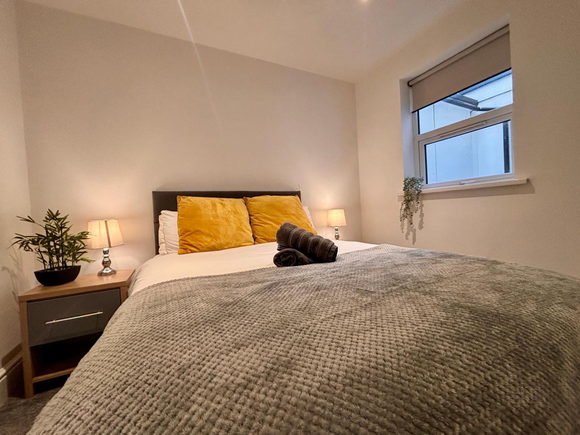 Franks 1 - Outdoor Courtyard - Sleeps 6 Blackpool