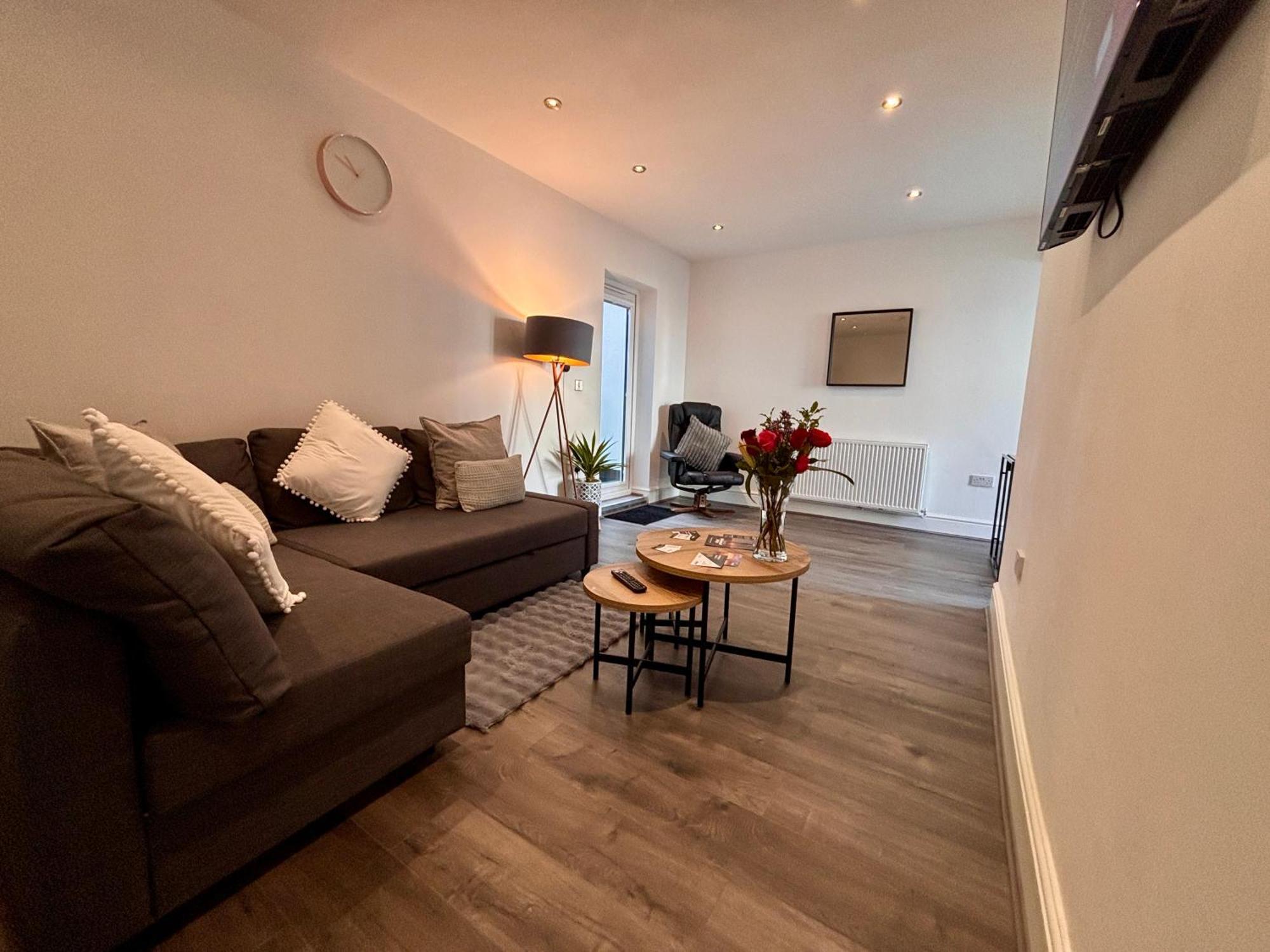 Apartment Franks 1 - Outdoor Courtyard - Sleeps 6 Blackpool