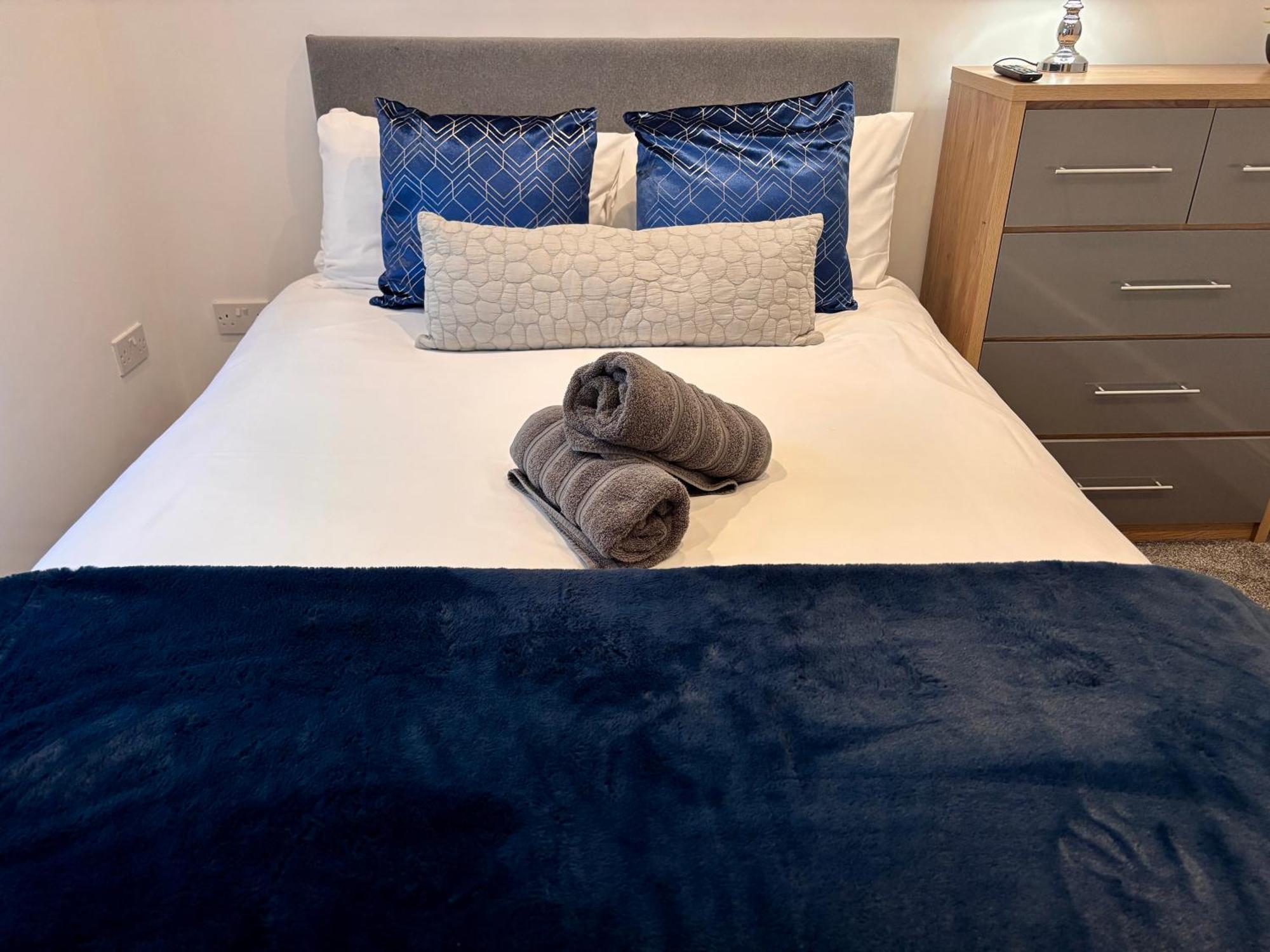 Franks 1 - Outdoor Courtyard - Sleeps 6 Blackpool