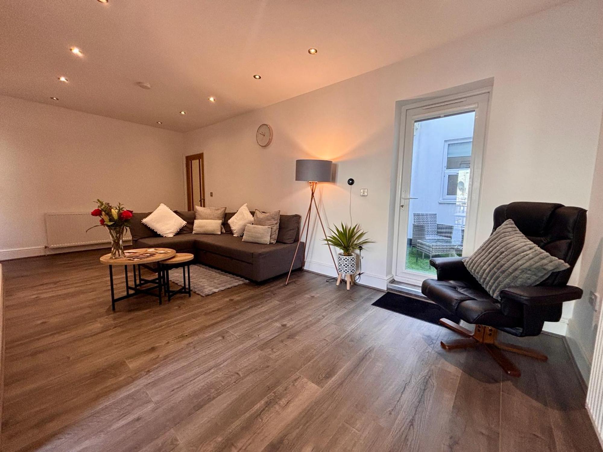 Apartment Franks 1 - Outdoor Courtyard - Sleeps 6