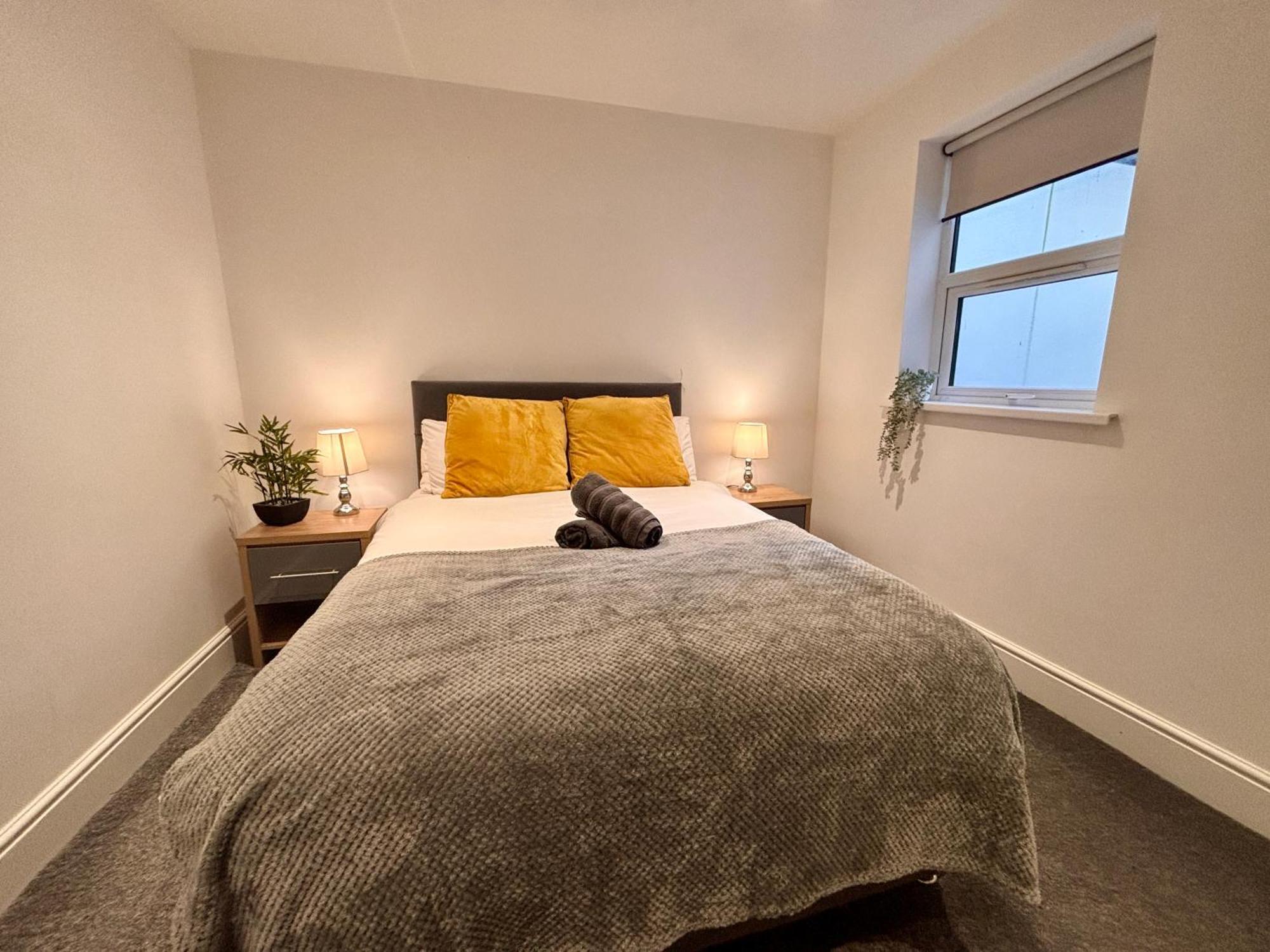 Apartment Franks 1 - Outdoor Courtyard - Sleeps 6 *
