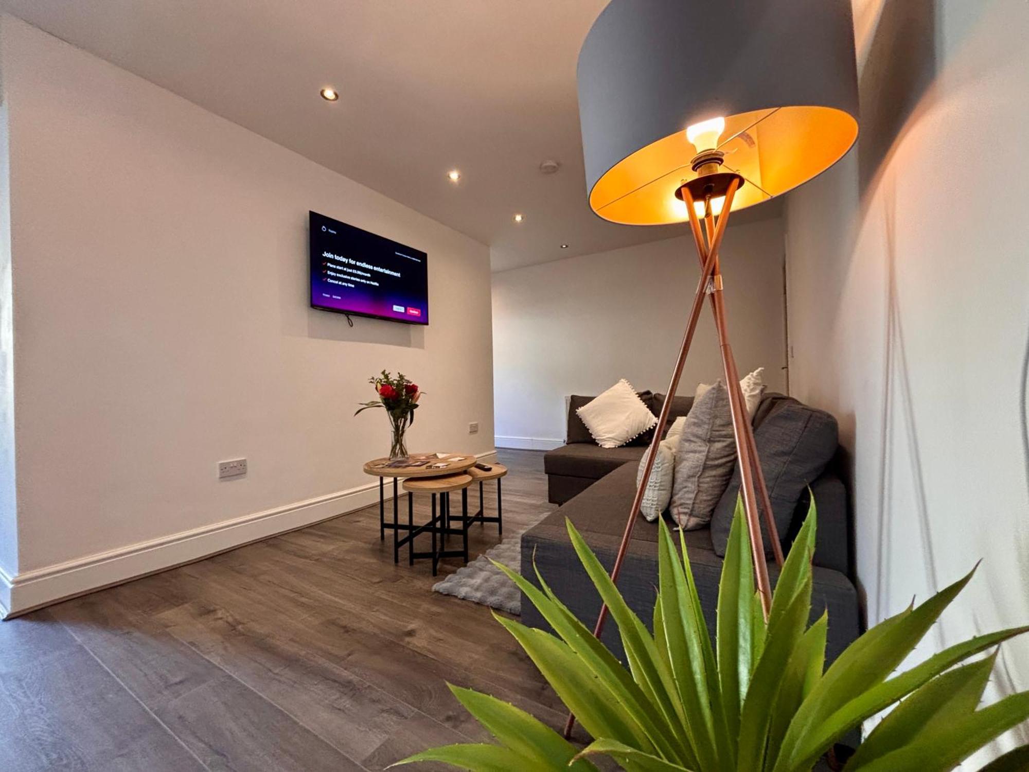 Apartment Franks 1 - Outdoor Courtyard - Sleeps 6 Blackpool