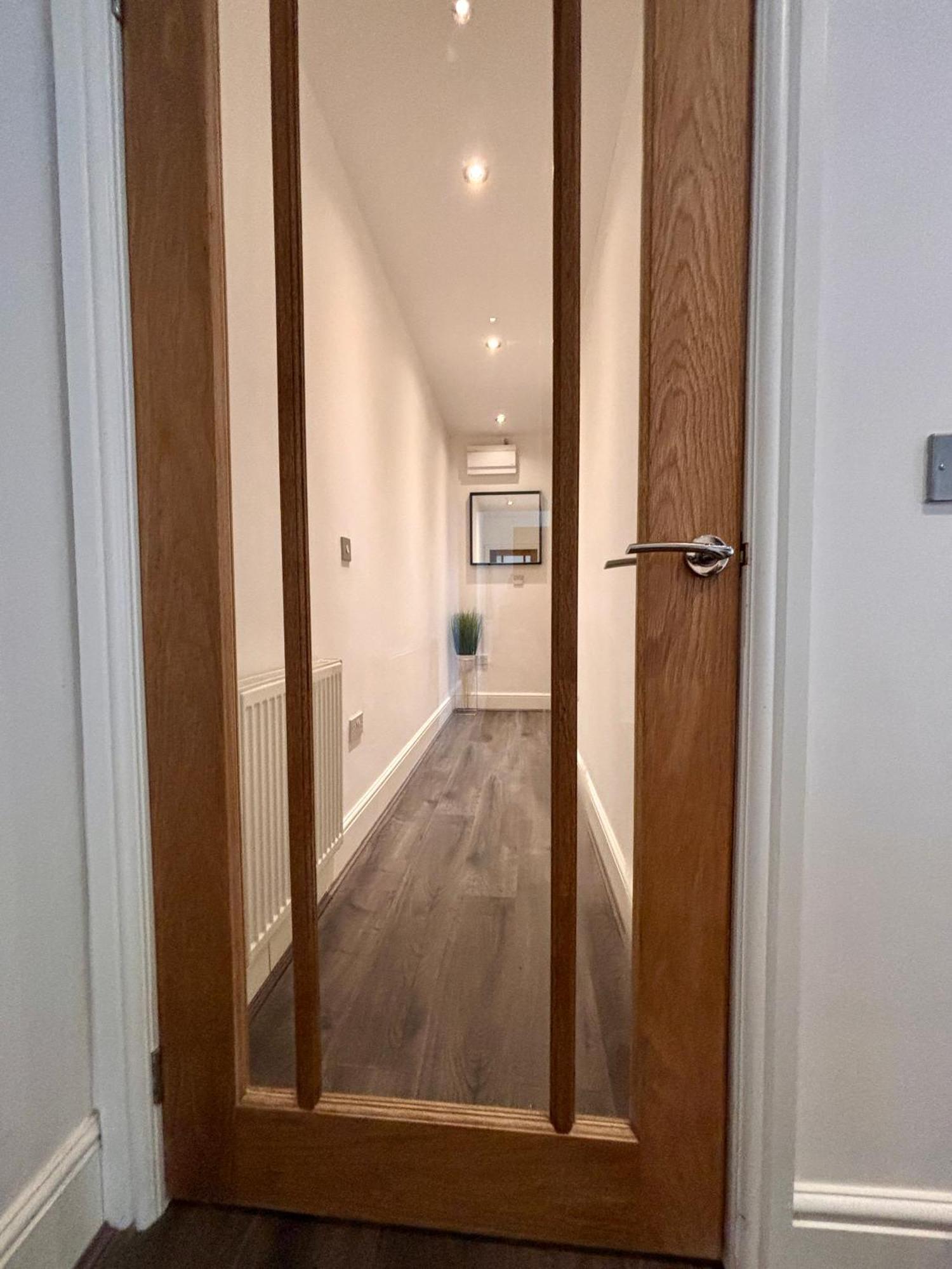 Franks 1 - Outdoor Courtyard - Sleeps 6 Apartment Blackpool